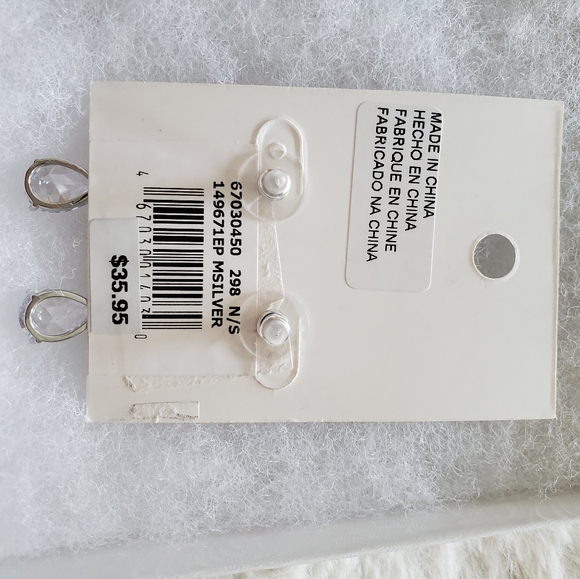 Earrings - Picture 5 of 6